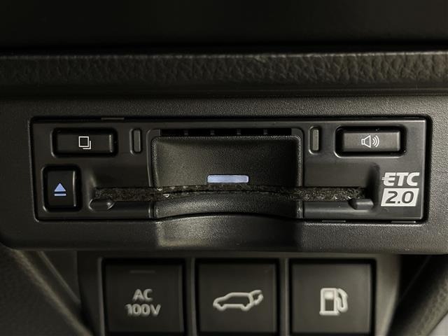 Toyota PRIUS 2023 8340204-3