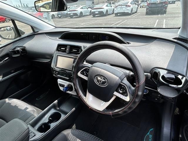Toyota PRIUS 2017 8340207-2