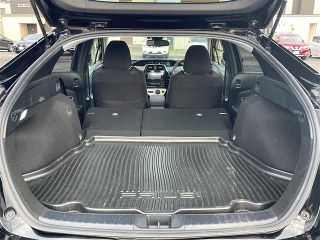 Toyota PRIUS 2017 8340210-11