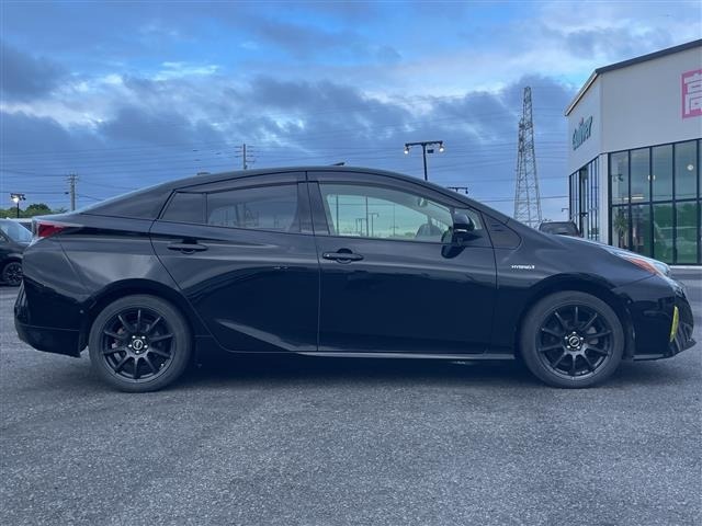 Toyota PRIUS 2017 8340210-17