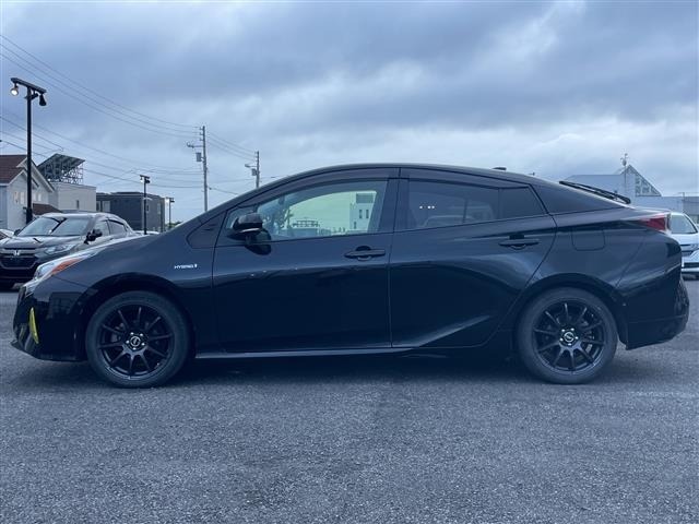 Toyota PRIUS 2017 8340210-18