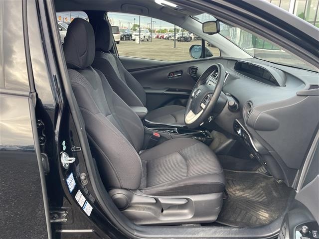Toyota PRIUS 2017 8340210-3