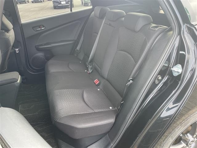 Toyota PRIUS 2017 8340210-8