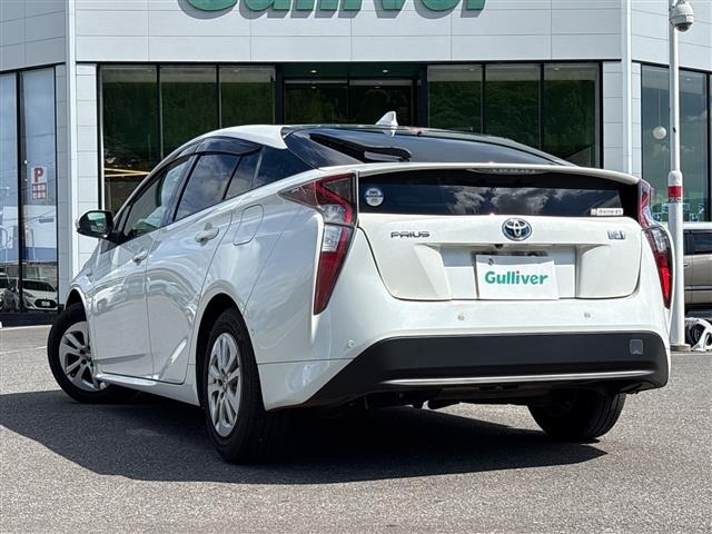 Toyota PRIUS 2017 8340212-14