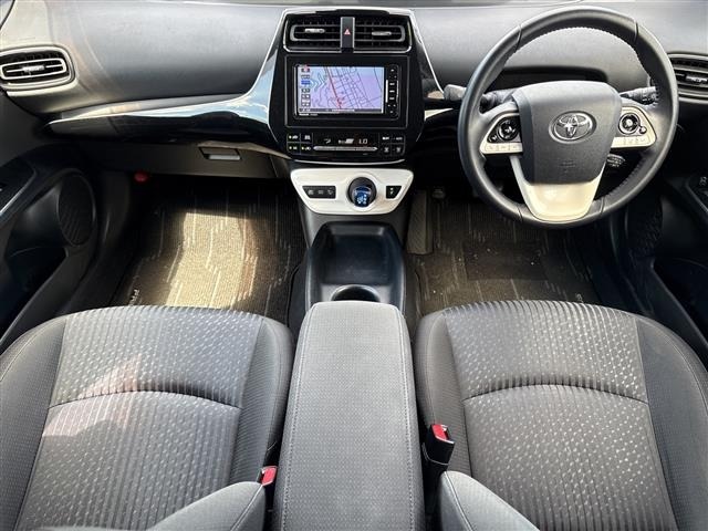 Toyota PRIUS 2017 8340212-15