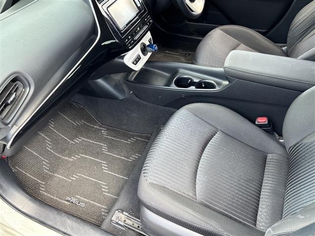 Toyota PRIUS 2017 8340212-20