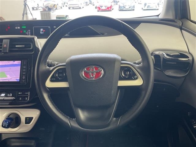 Toyota PRIUS 2016 8340214-17