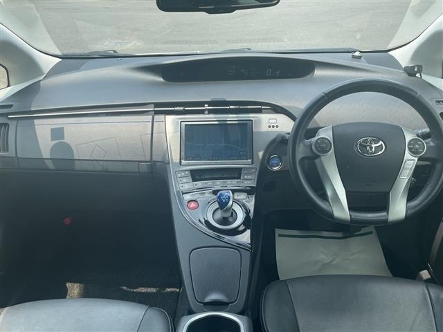 Toyota PRIUS 2013 8340215-14