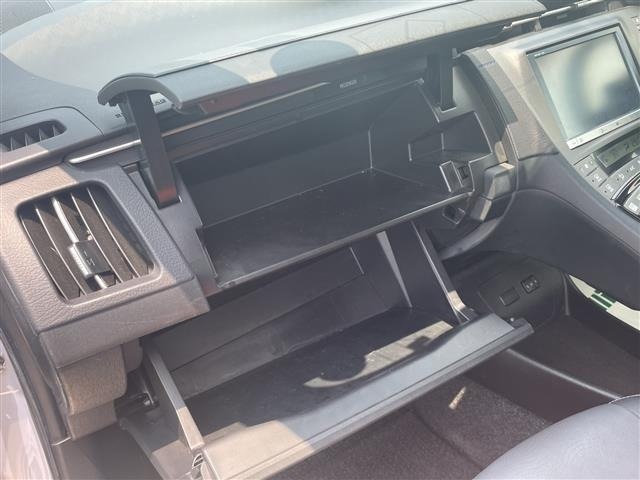 Toyota PRIUS 2013 8340215-6