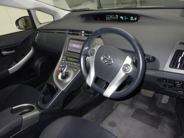 Toyota PRIUS 2013 8340237-3