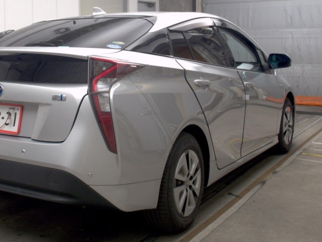 Toyota PRIUS 2016 8340248-5