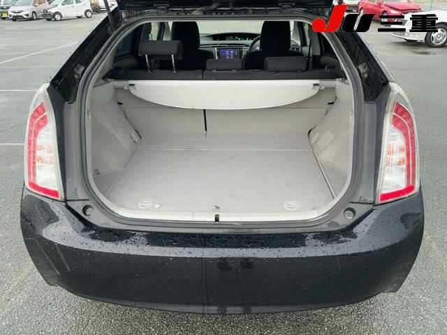 Toyota PRIUS 2013 8340258-7