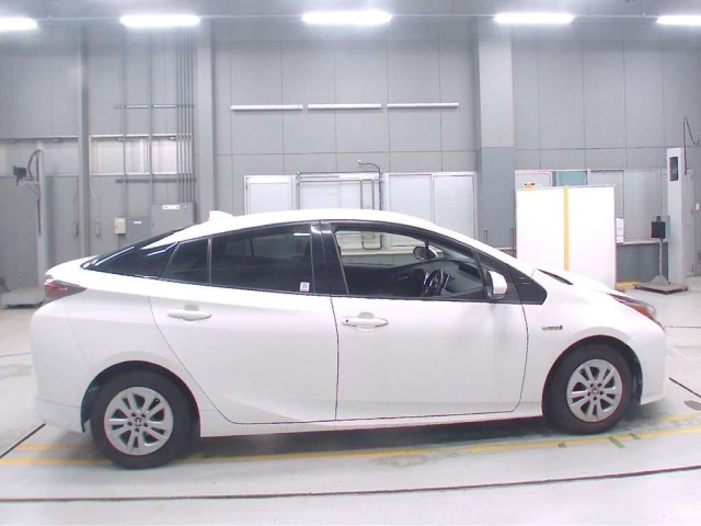 Toyota PRIUS 2016 8340266-3