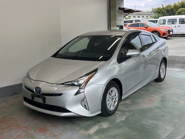 Toyota PRIUS 2017 8340283-0