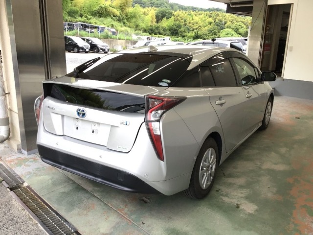 Toyota PRIUS 2017 8340283-4