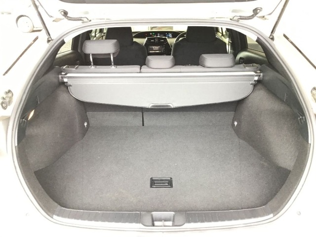 Toyota PRIUS 2017 8340283-7