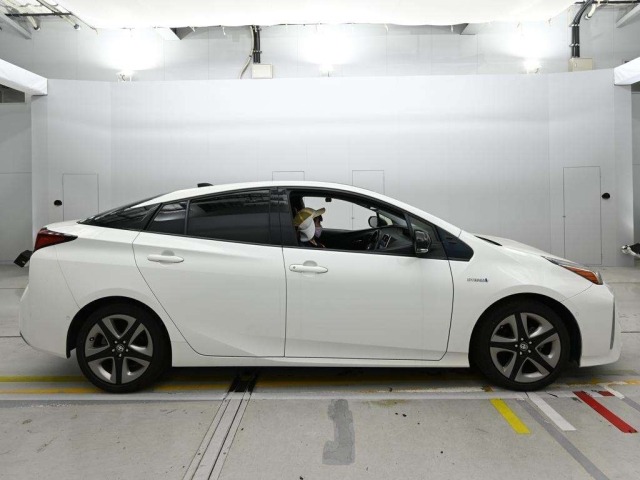 Toyota PRIUS 2019 8340286-3