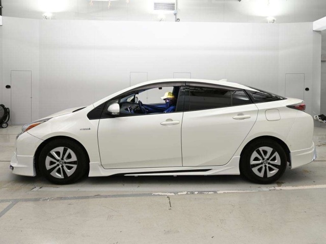 Toyota PRIUS 2016 8340287-4