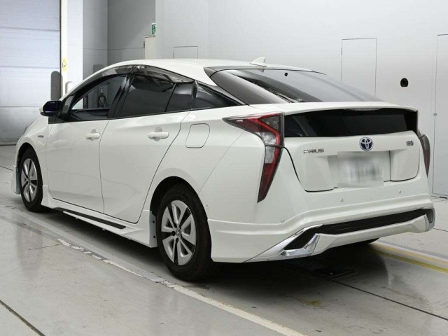 Toyota PRIUS 2016 8340287-6