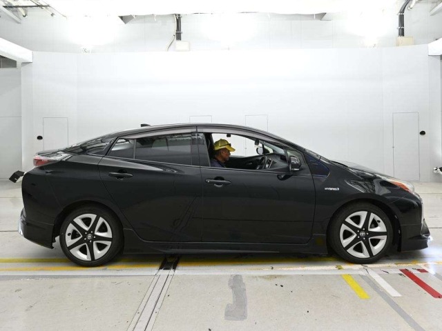 Toyota PRIUS 2016 8340297-3