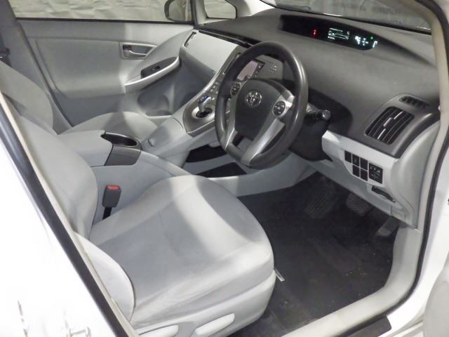 Toyota PRIUS 2014 8340301-3