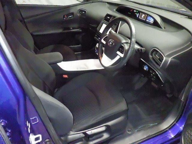 Toyota PRIUS 2016 8340302-3