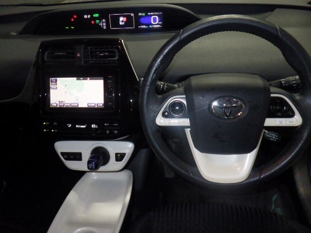 Toyota PRIUS 2016 8340302-4