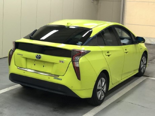 Toyota PRIUS 2016 8340318-3