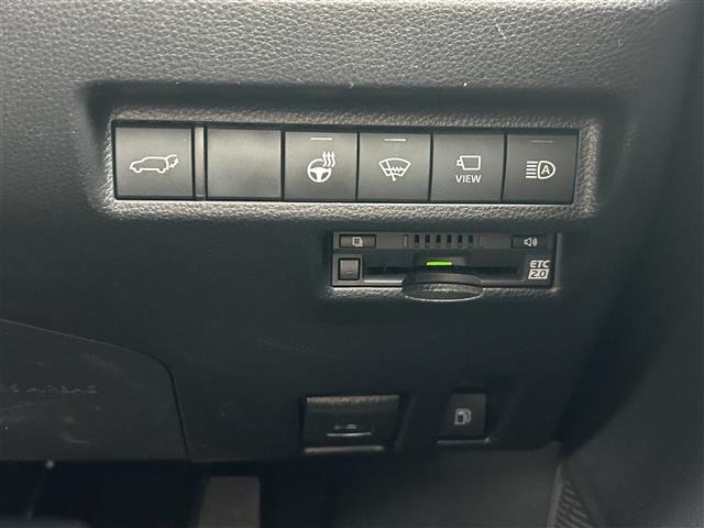 Toyota RAV4 2021 8348410-12