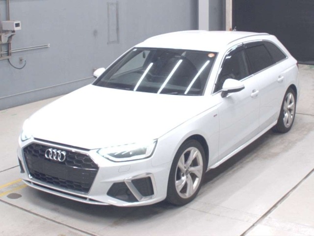 Audi A4 2021 8352751-0