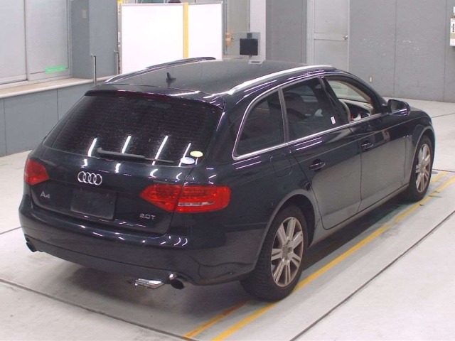Audi A4 2011 8352762-1
