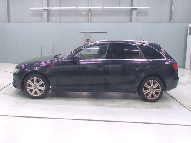 Audi A4 2011 8352762-4