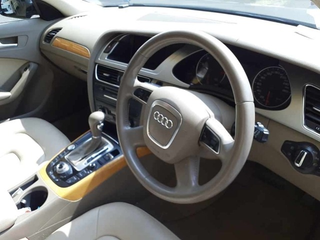 Audi A4 2011 8352762-7