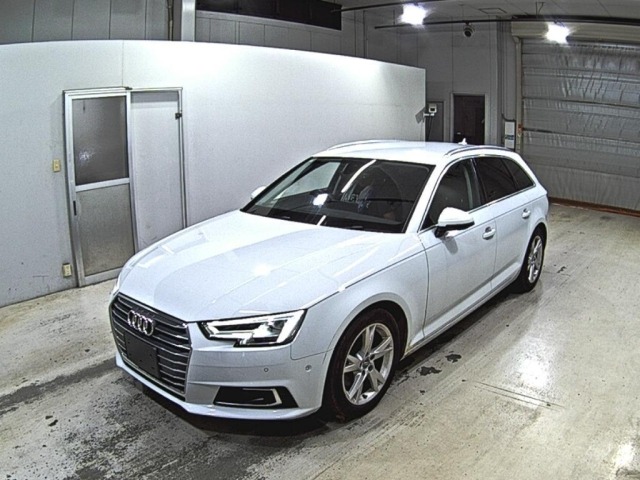 Audi A4 2018 8352801-4
