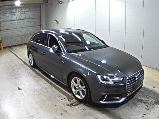 Audi A4 2017 8352827-0