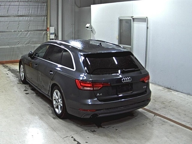 Audi A4 2017 8352827-1