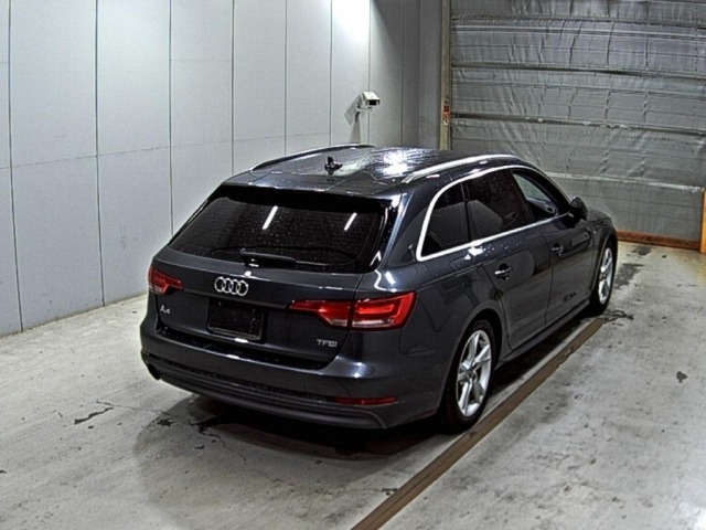 Audi A4 2017 8352827-5