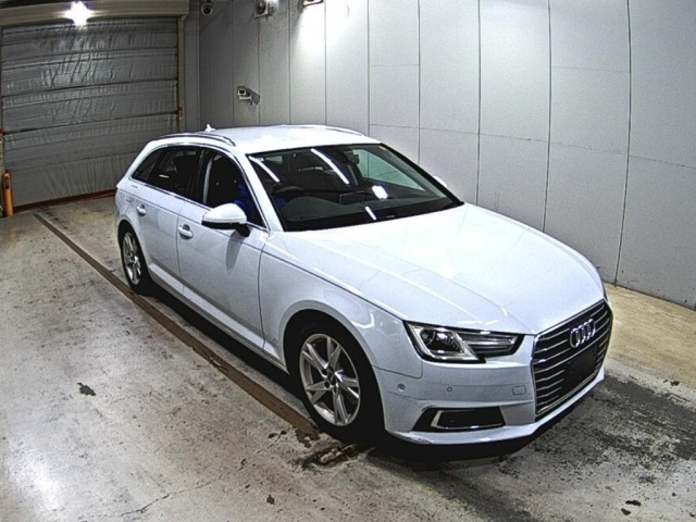 Audi A4 2016 8352837-0