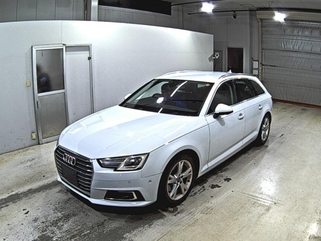 Audi A4 2016 8352837-4