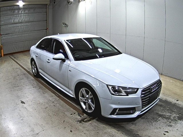Audi A4 2016 8352838-0