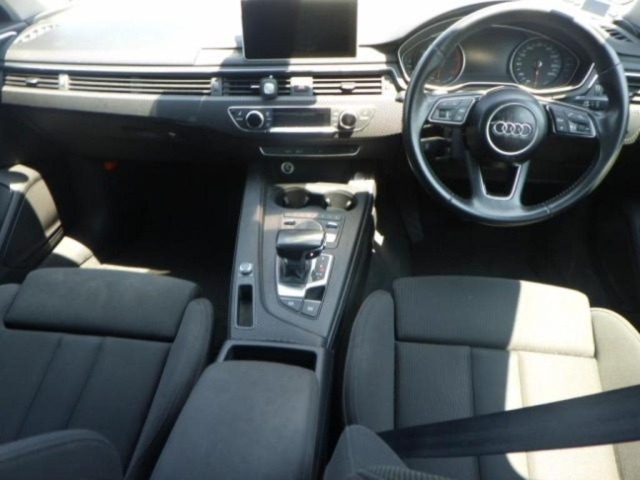 Audi A4 2016 8352838-3