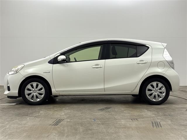 Toyota AQUA 2014 8357811-6