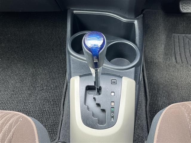 Toyota AQUA 2014 8357812-1
