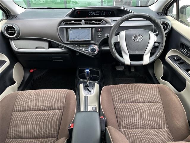 Toyota AQUA 2014 8357812-14