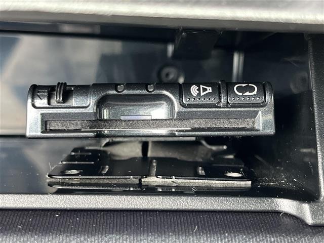 Toyota AQUA 2014 8357812-18