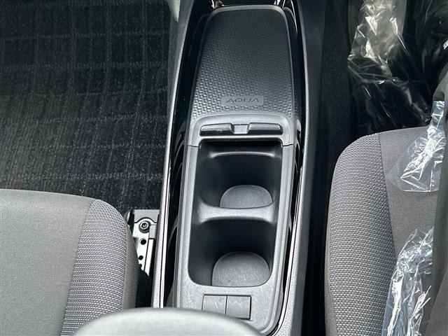 Toyota AQUA 2022 8357830-3