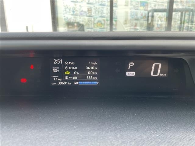 Toyota AQUA 2017 8357833-1