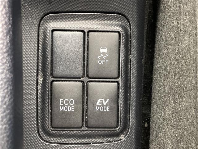 Toyota AQUA 2015 8357853-7