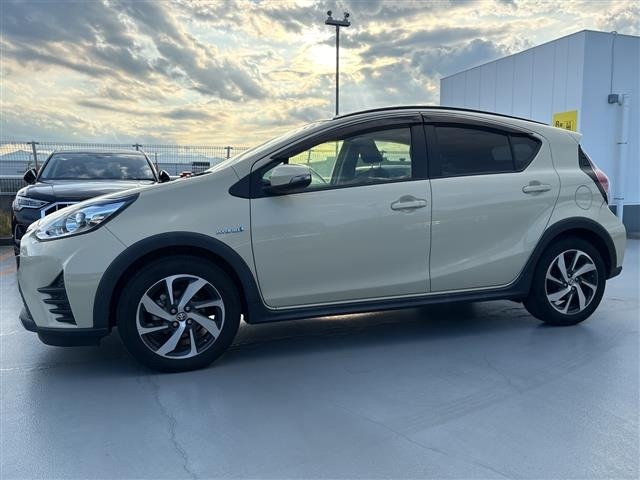 Toyota AQUA 2017 8357855-6