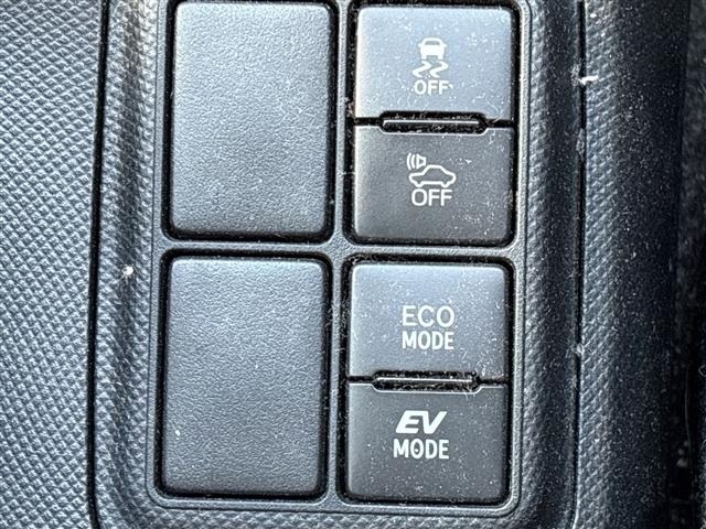 Toyota AQUA 2017 8357855-7